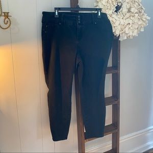 Torrid JEGGING - SUPER STRETCH BLACK Denim Size 20S